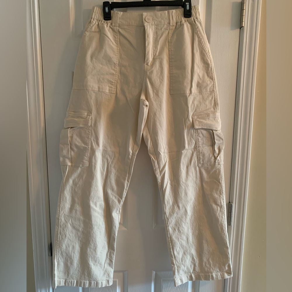 Never worn. Cream cargo pants. Elastic waistband